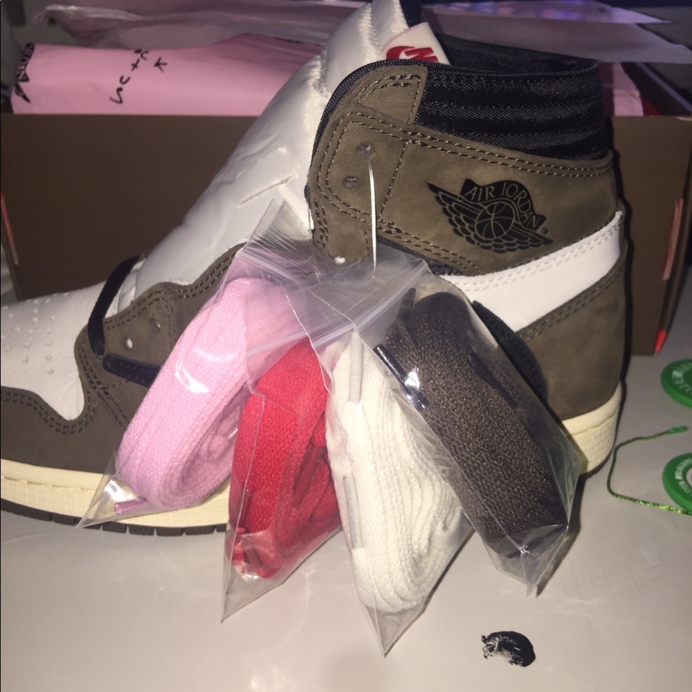 Travis Scott jordan 1